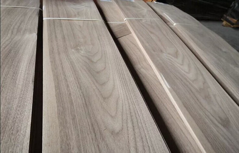 Natural Walnut Wood Veneer Sheet For Cabinets 0 5mm Thickness