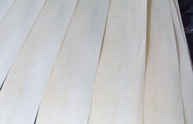 0.45 mm Yellow Pine Quarter Cut Veneer With Fine Straight Grain