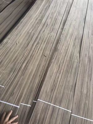 Natural Dark Color American Walnut Crown Cut / Plain Cut  Veneer Sheet For Plywood