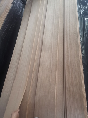 Customize Thickness Red Oak Veneer Ideal for Natural Wood Flooring Solutions