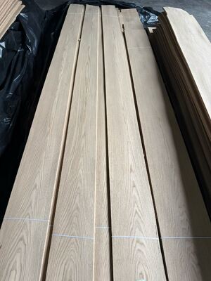 White Oak Crown Cut Veneer Sheets with Good Flexibility and Up To 2440mm Length for Elegant Interior Design