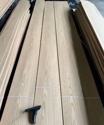 Oak Veneer Sheets with Crown Grain Pattern in 0.2-0.6mm Thickness and Up To 1220mm Width for Furniture and Decoration