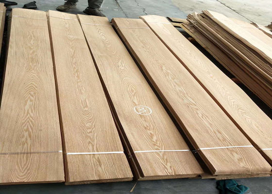 0.3mm 0.4mm Thickness Brown Ash Wood Crown Cut Veneer For MDF