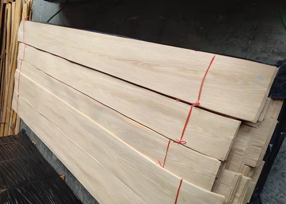 Crown Cut Thin Red Oak Veneer Sheet 2.2m - 2.7m Length For Door Skin